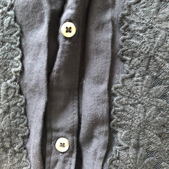 Collared button down blouse - Picture 3 of 6